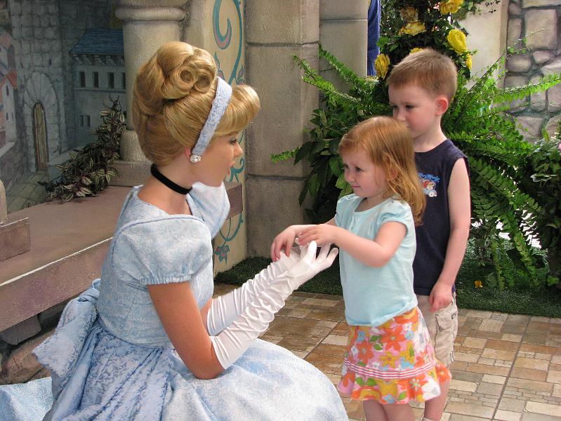 IMG_0969.JPG - Cinderella makes Madeleine's wish come true